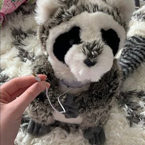 Raccoon stuffed animal speaker